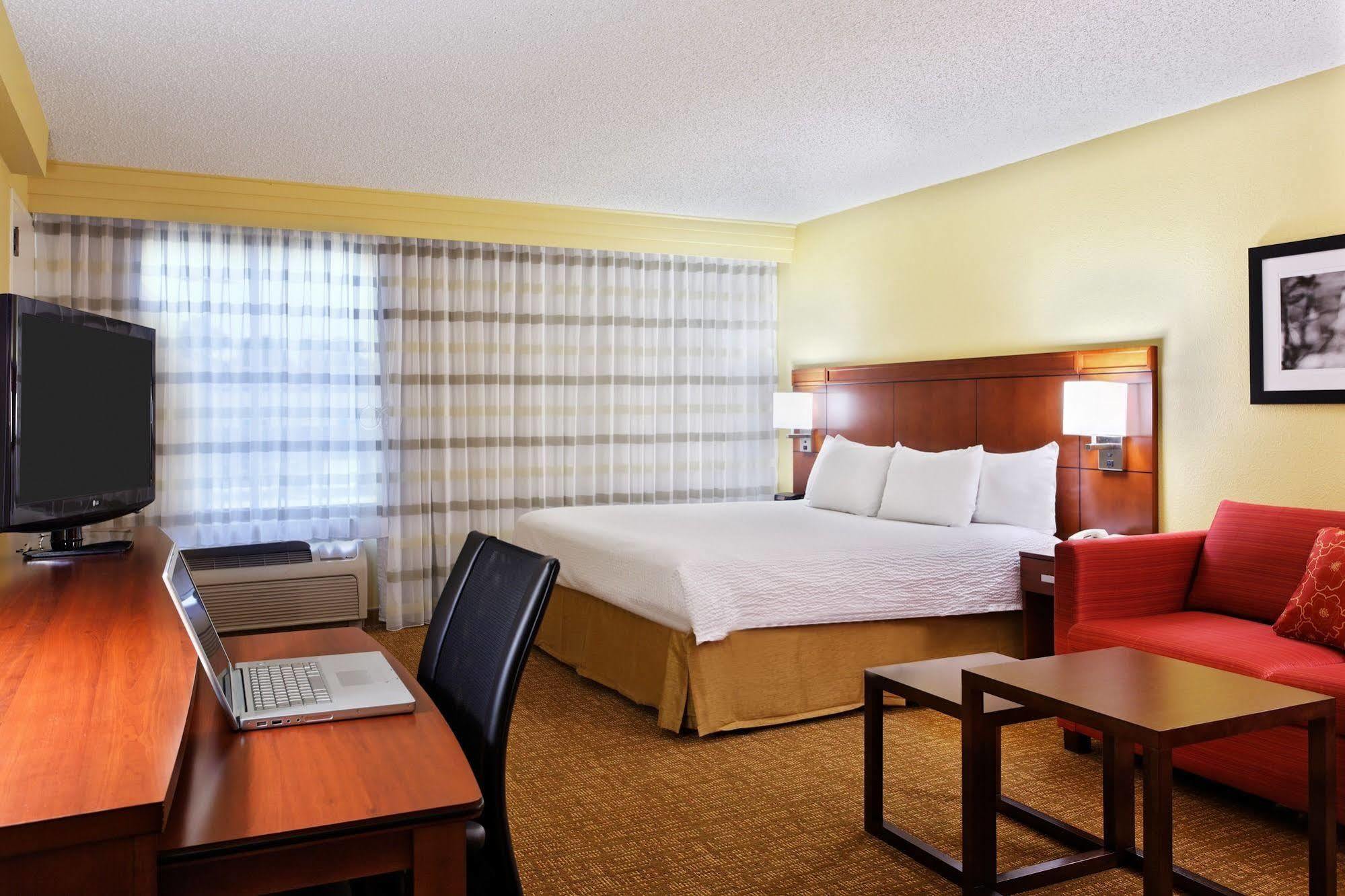 Heritage Place Brookhollow 3*